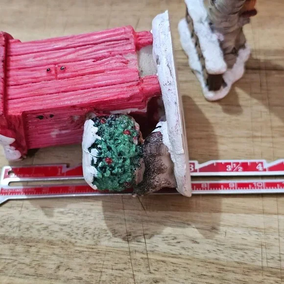 2 Lemax Christmas Outhouse & Tree Figurines 3" Red Resin Snow Wreath Decor - Picture 4 of 8